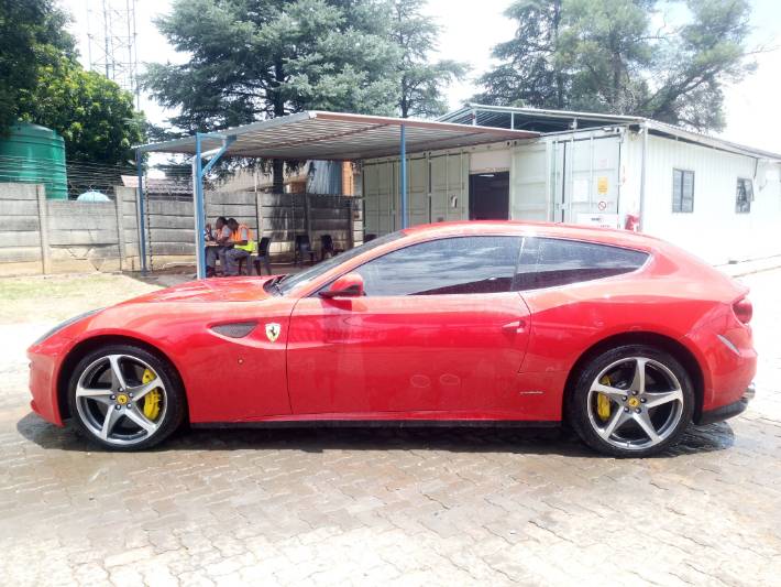 2012 FERRARI F30 R800 000