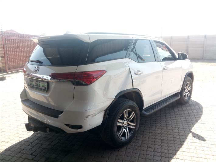 2018 TOYOTA FORTUNER 2.4GD-6 R135000