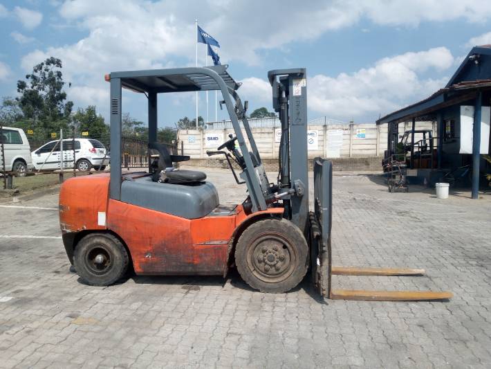 Forklift R7 000