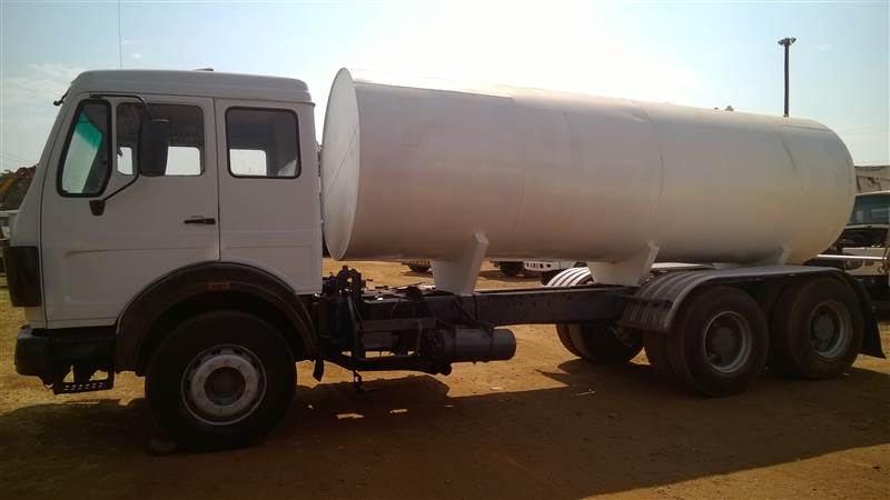 1985 Mercedes Benz 2633 Water Tank R70 000