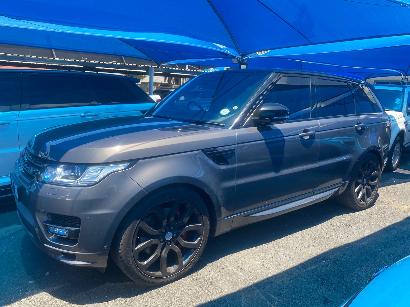 2017 Land Rover Range Rover 5.0 V8 R300 000