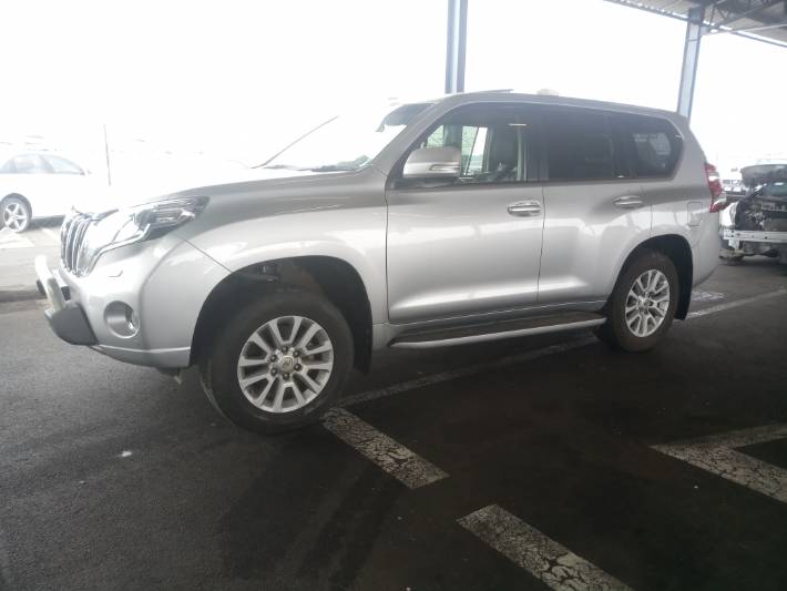 2015 TOYOTA PRADO VX 4.0 V6 R125 000 DAMAGED DASH