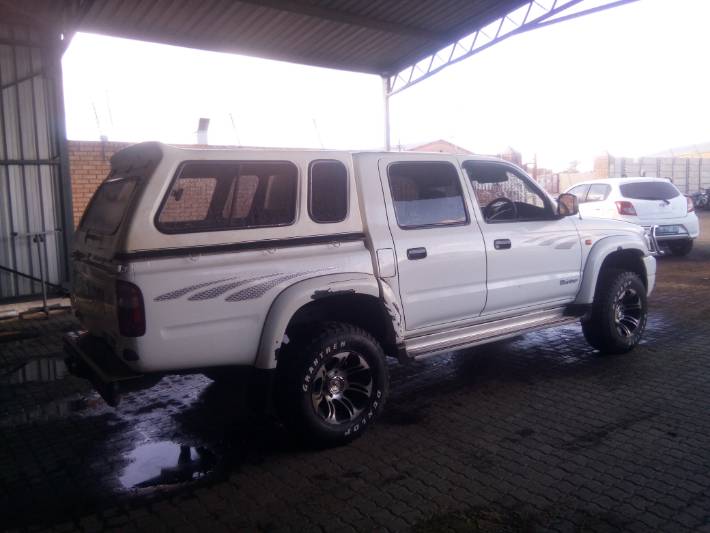 2003 TOYOTA HILUX 3.0KZ-TE RAIDER R50 000