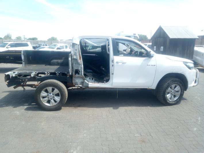 2017 TOYOTA HILUX 2.8 GD-6 RB ,RAIDER R110000