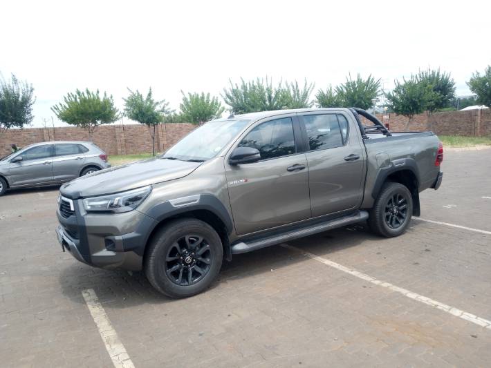 2021 TOYOTA HILUX 2.8 GD-6 RB LEGEND 50 R210 000