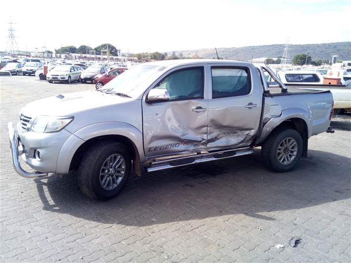 2015 TOYOTA HILUX 3.0 D-4D LEGEND 45