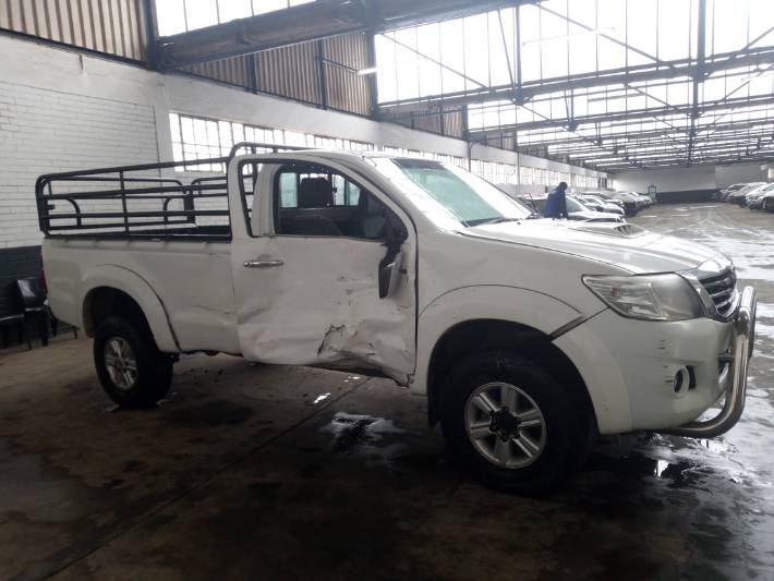 2014 TOYOTA HILUX 3.0 D-4D RAIDER 4X4.R65 000