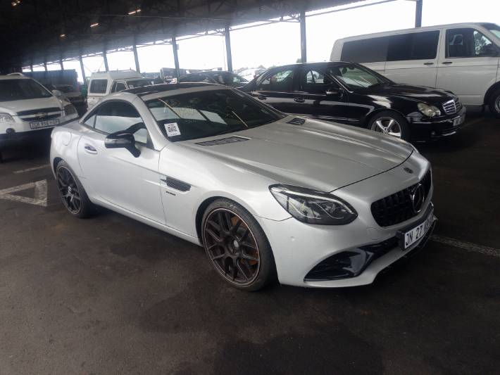 2016 MERCEDES-BENZ AMG SLC 43 R300 000