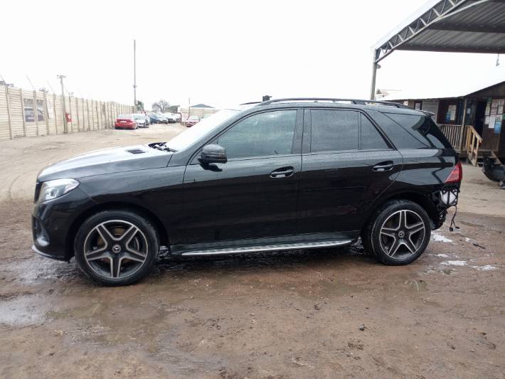 2018 MERCEDES-BENZ GLE 350d 4MATIC R140 000