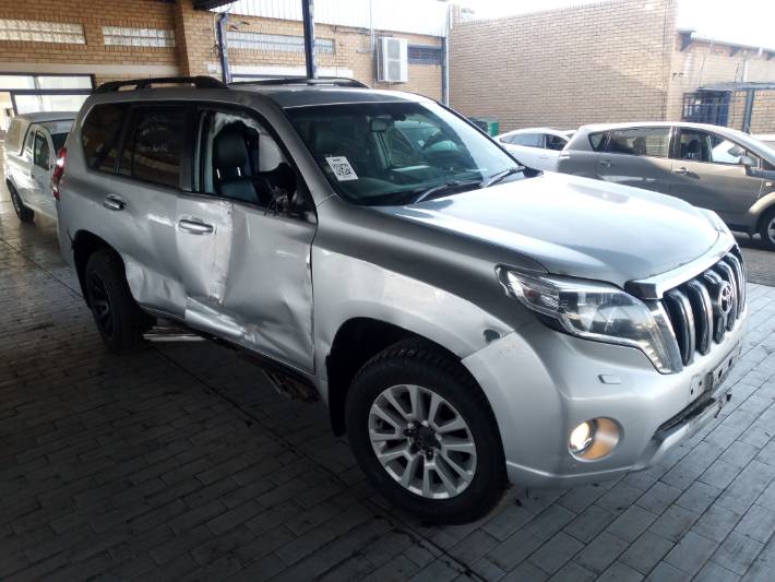 2015 TOYOTA PRADO VX 3.0 TDI  R125 000