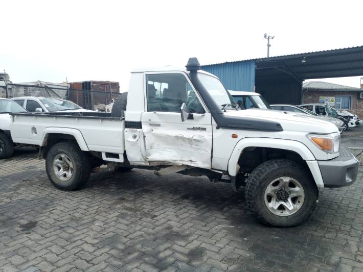 2018 TOYOTA LAND CRUISER 79 4.5D R125 000