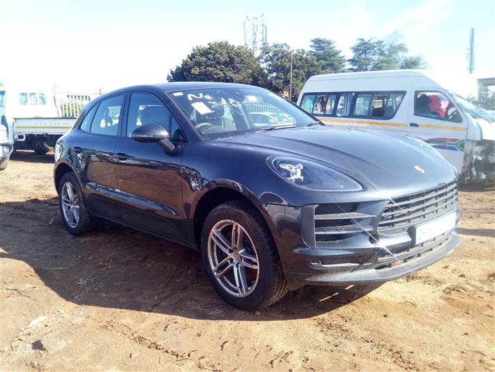 2019 PORSCHE MACAN TURBO R400 000