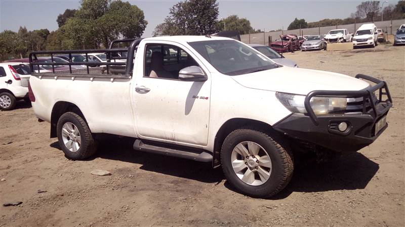 2017 TOYOTA HILUX 2.8 GD-6 RAIDER 4X4 R185 000