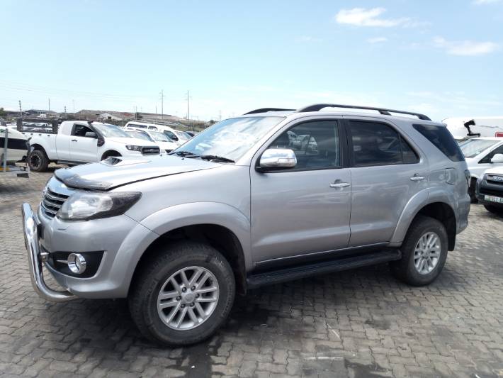 2015 TOYOTA FORTUNER 3.0D-4D 4X4 R105 000