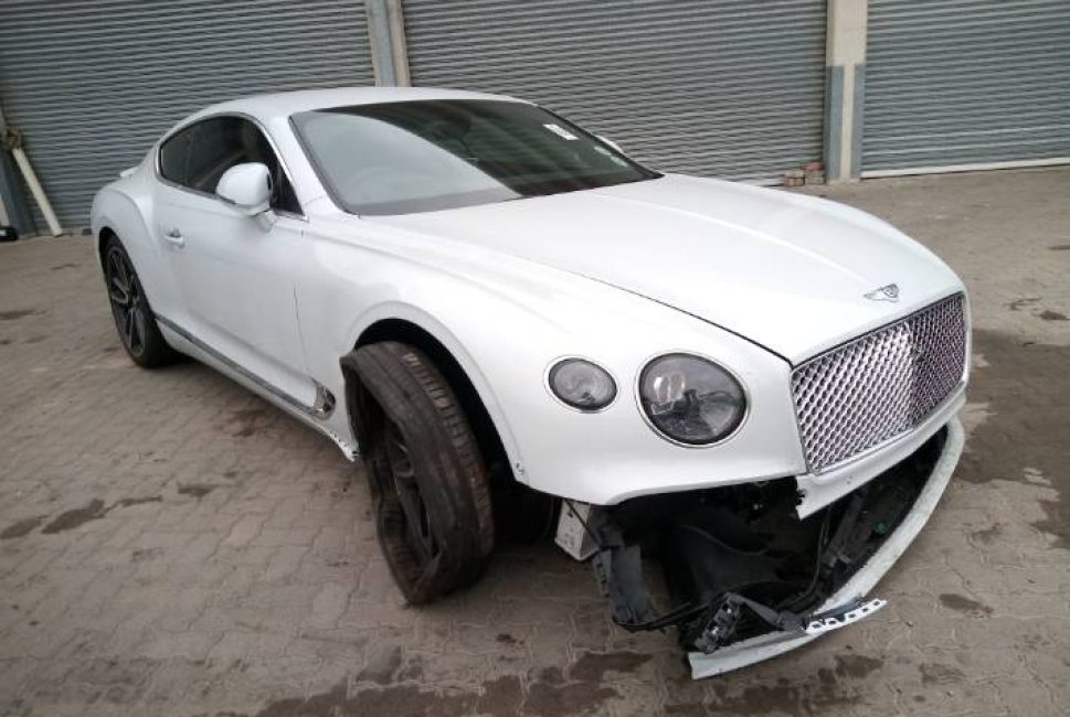 2019 BENTLEY CONTINENTAL GT W12 R200 000