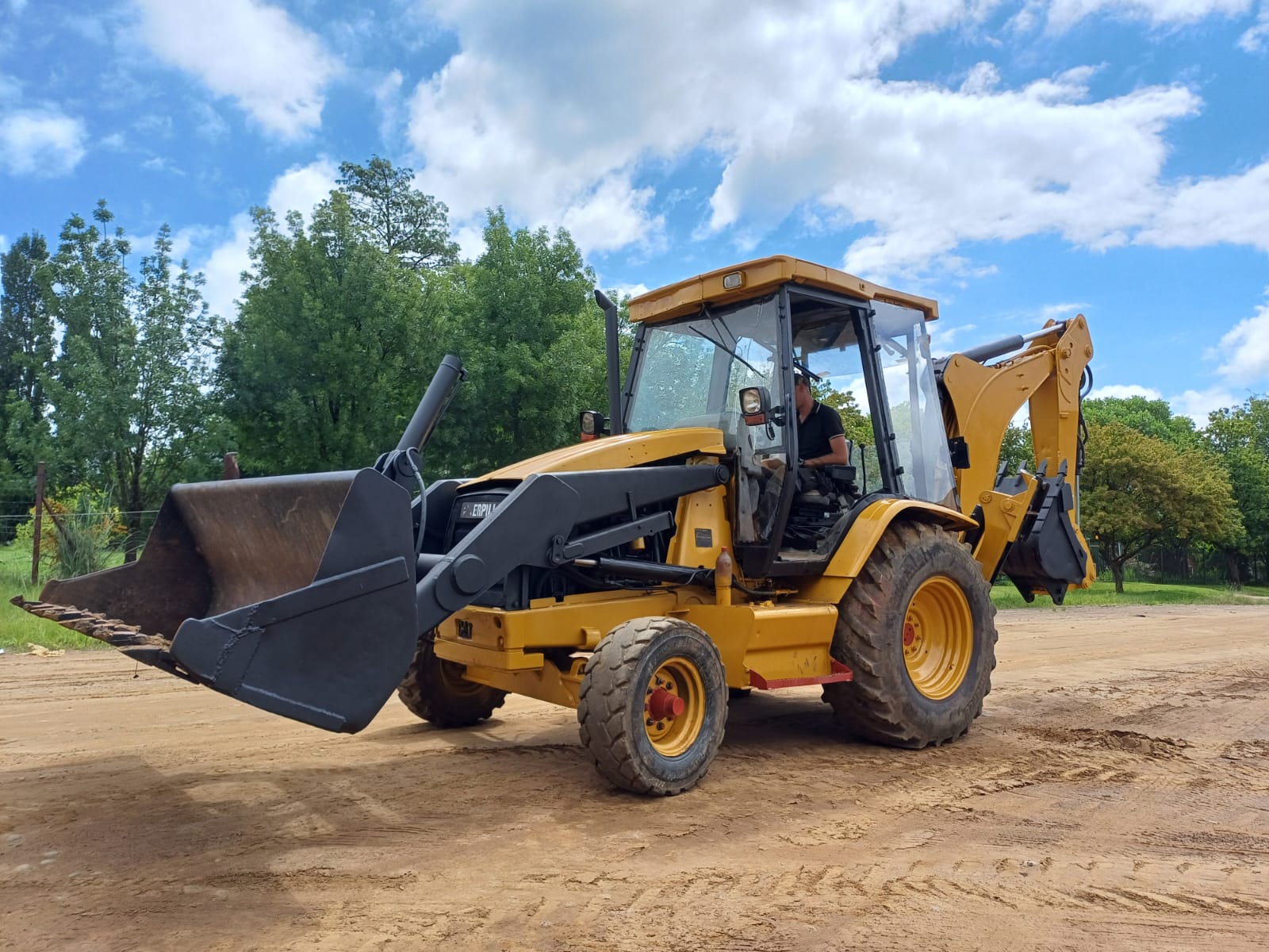 Caterpillar 416D TLB 2X4 R125 000