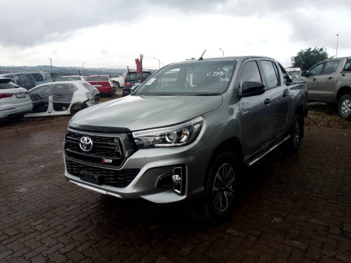 2018 TOYOTA HILUX 2.8 GD-6 RAIDER 4X4 R225 000