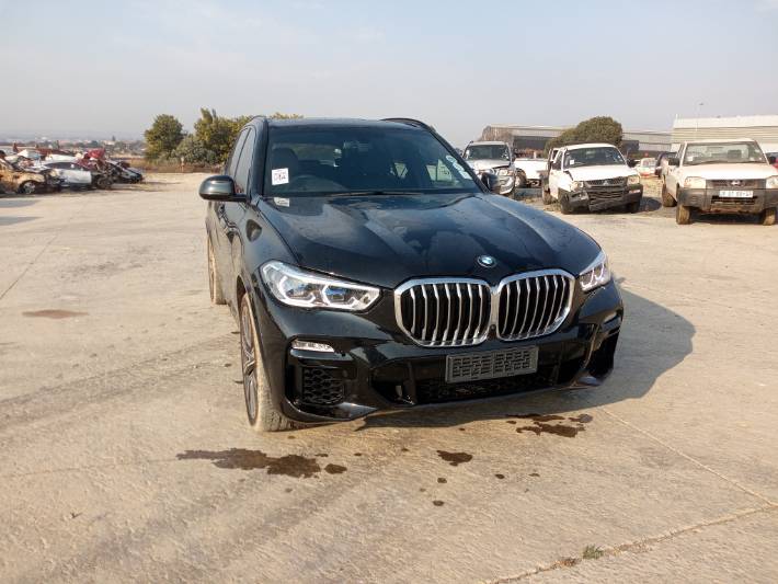 2021 BMW X5 xDRIVE30d M SPORT (G05) R200 000