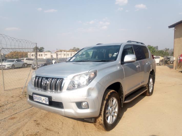 2011 TOYOTA PRADO VX 4.0 V6 R140 000