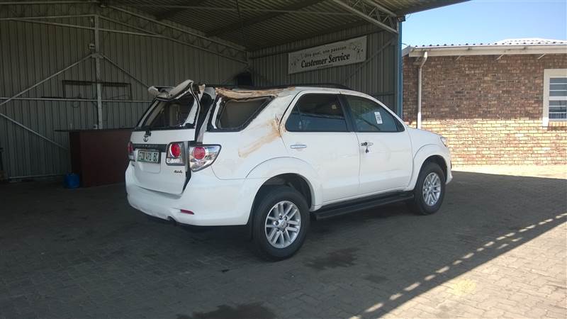 2015 TOYOTA FORTUNER 3.0D-4D 4X4 reserved for Theron Visser Rehooboth