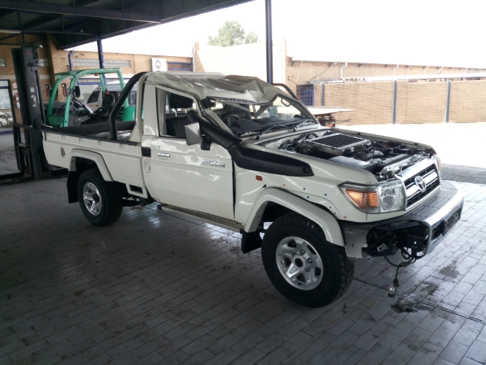 2021 TOYOTA LAND CRUISER 79 4.5D R110 000