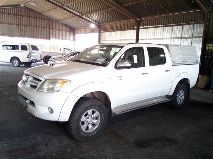 2008 TOYOTA HILUX 3.0 D4D R58000