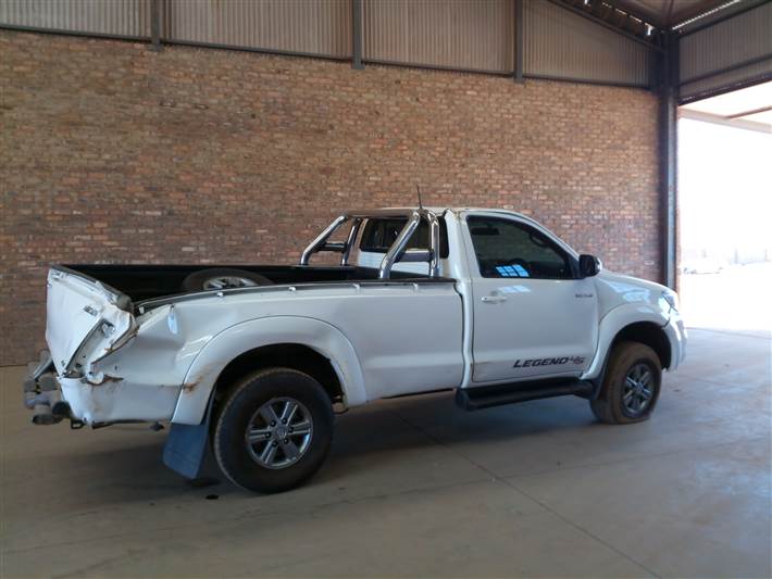 2015 TOYOTA HILUX 3.0D-4D LEGEND 45