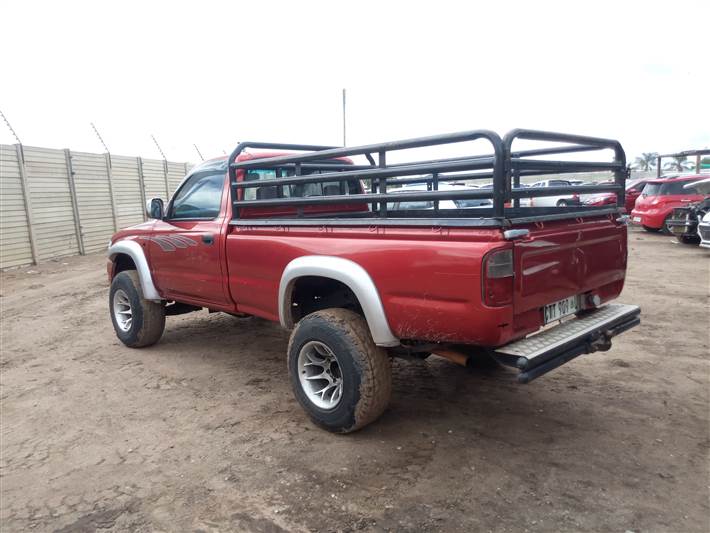 2002 TOYOTA HILUX 3.0KZ-TE RAIDER R50 000