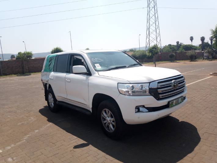2008 TOYOTA LANDCRUISER 200 V8 TD VX faceuplift R95000