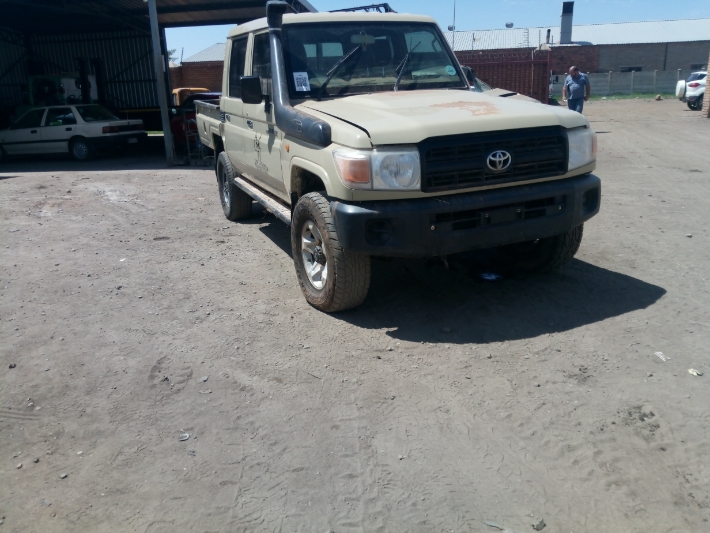 2010 TOYOTA LAND CRUISER 79 4.0P