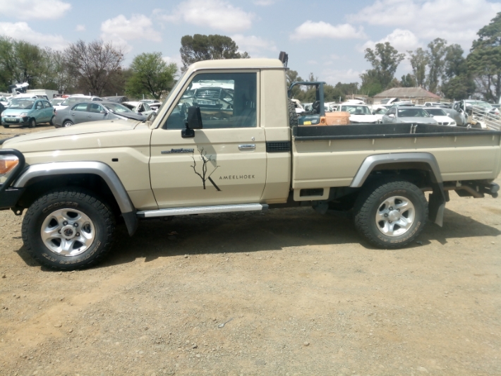 2019 TOYOTA LAND CRUISER 79 4.2D